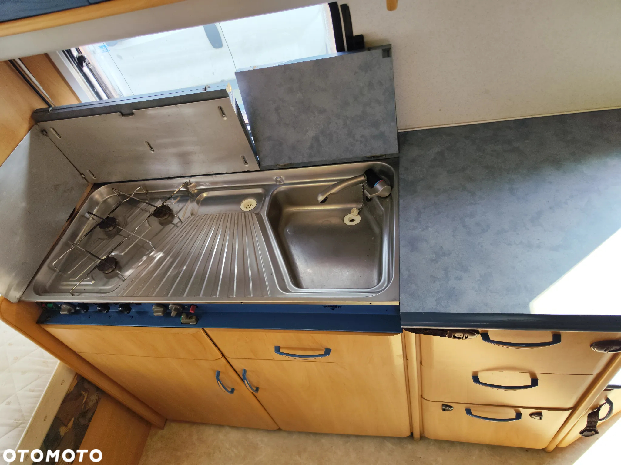 Hobby De Luxe 440 - 12