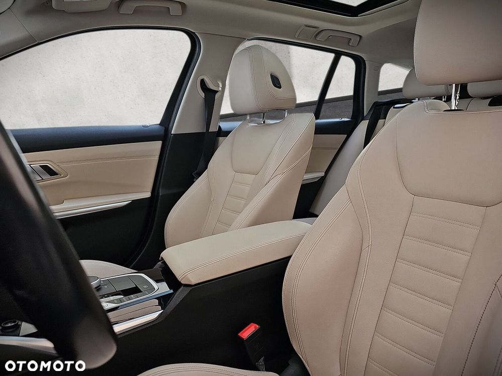 BMW Seria 3 320d xDrive Sport Line - 10