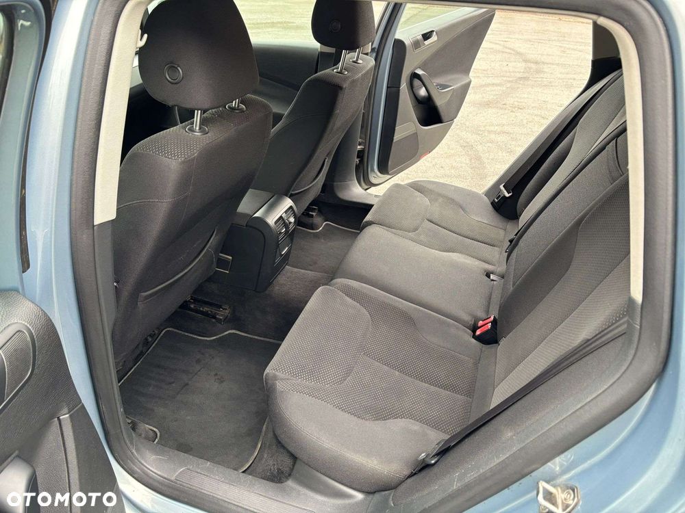 Volkswagen Passat 2.0 TDI DPF Comfortline - 12