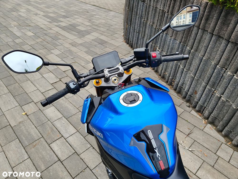 Suzuki GSX 1000 - 10