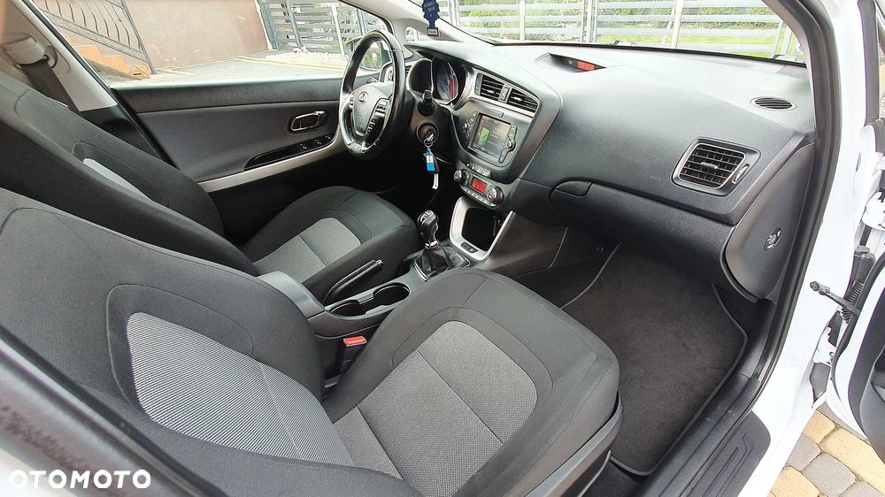 Kia Ceed 1.6 CRDi 136 ISG Platinum Edition - 30