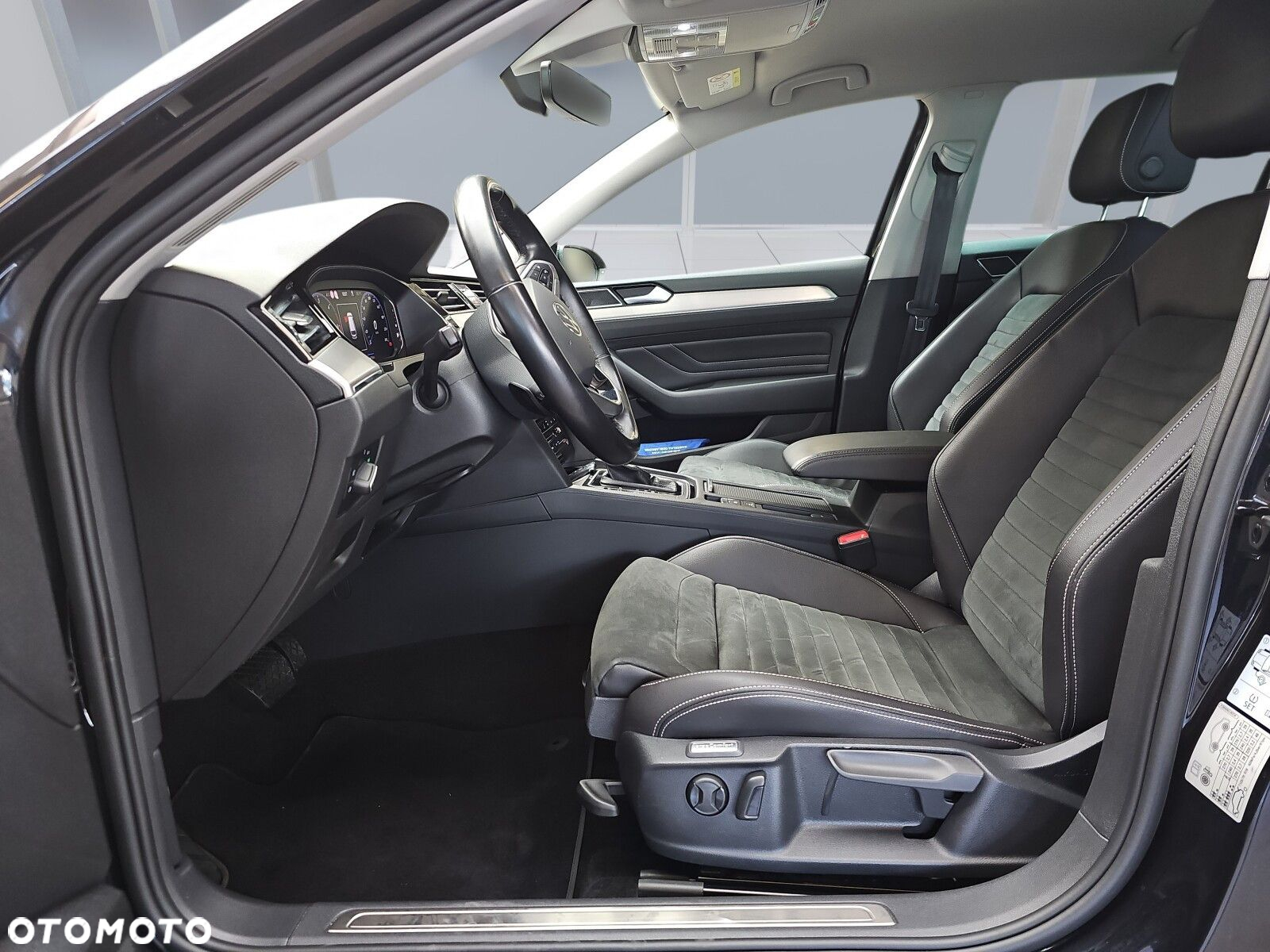 Volkswagen Passat 2.0 TDI Elegance DSG - 20