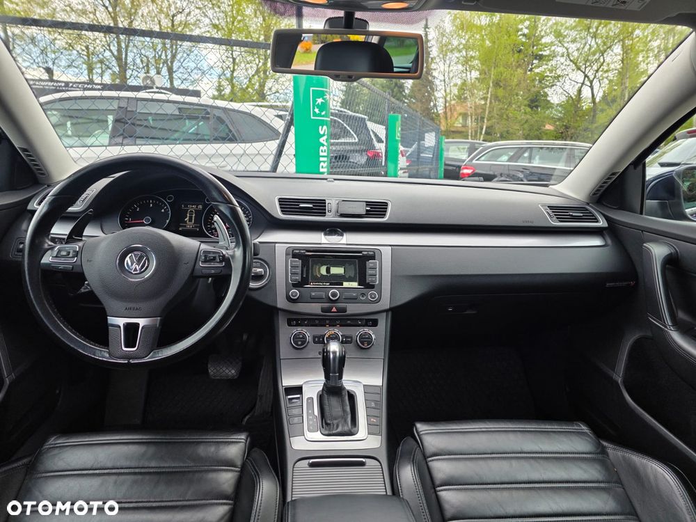 Volkswagen Passat - 11