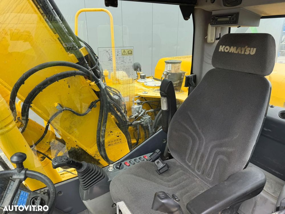 Komatsu PW148-8 Excavator pe Roti - 4