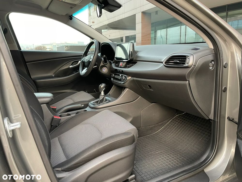 Hyundai i30 1.4 Classic + - 27