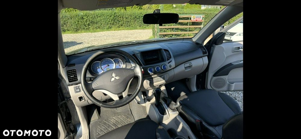 Mitsubishi L200 - 15