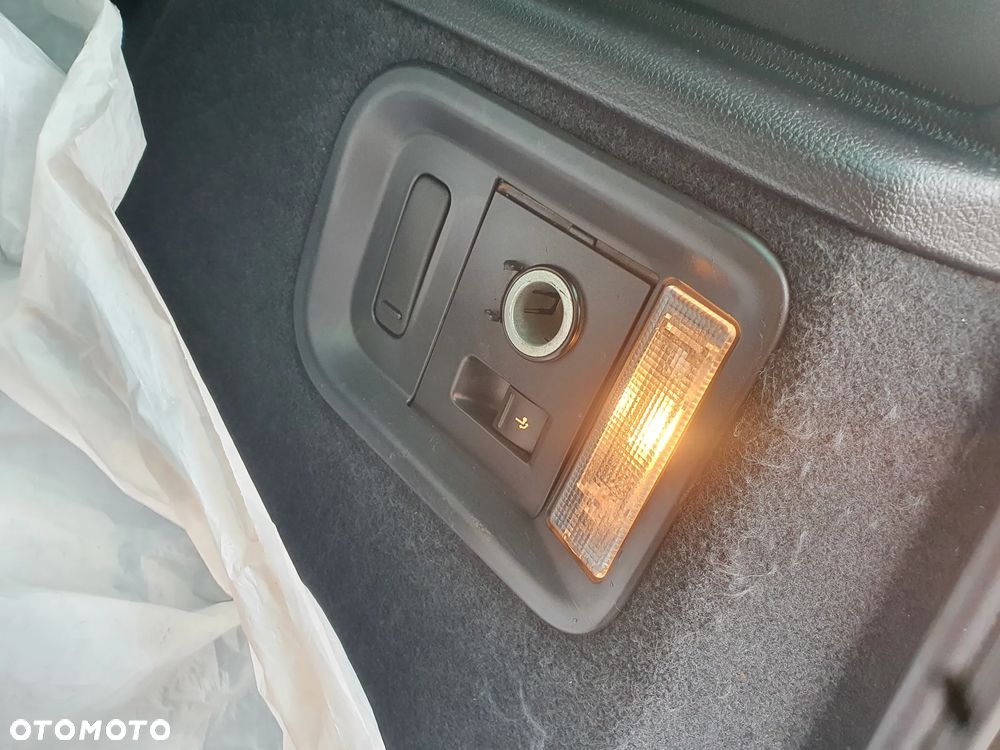 Volkswagen Sharan 2.0 TDI Blue Motion Comfortline - 23