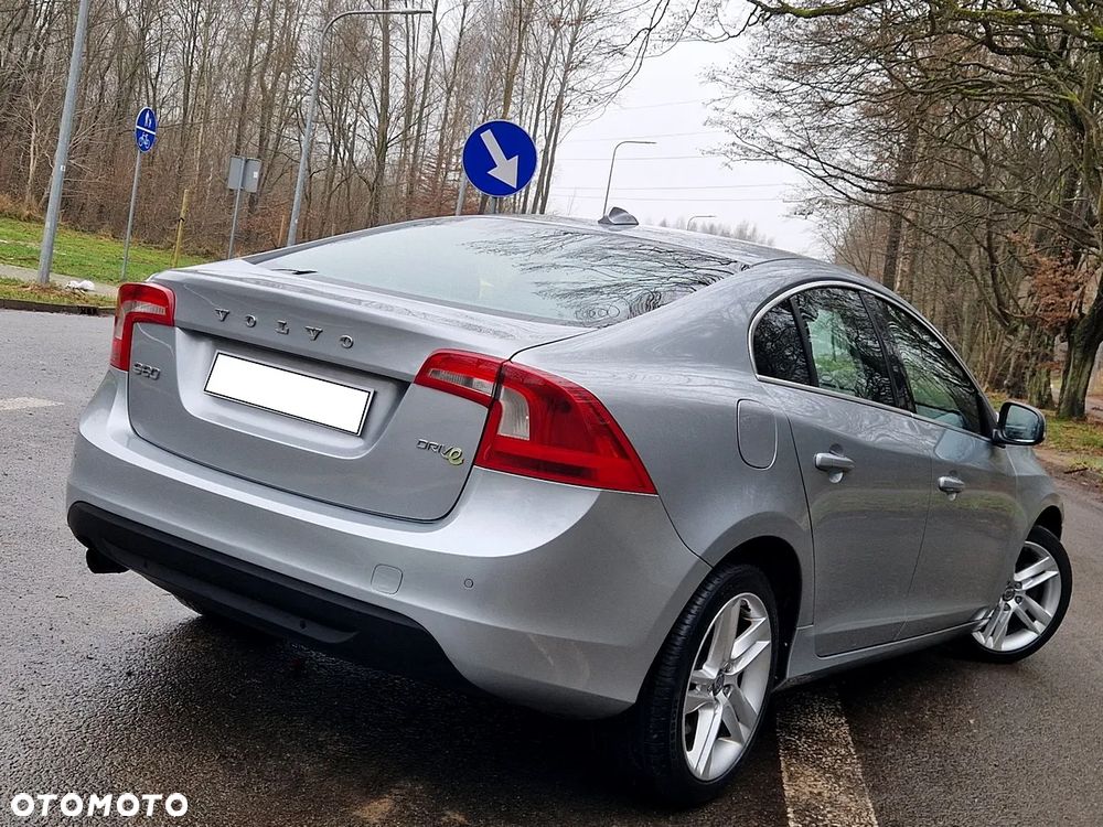 Volvo S60 D2 Summum - 11