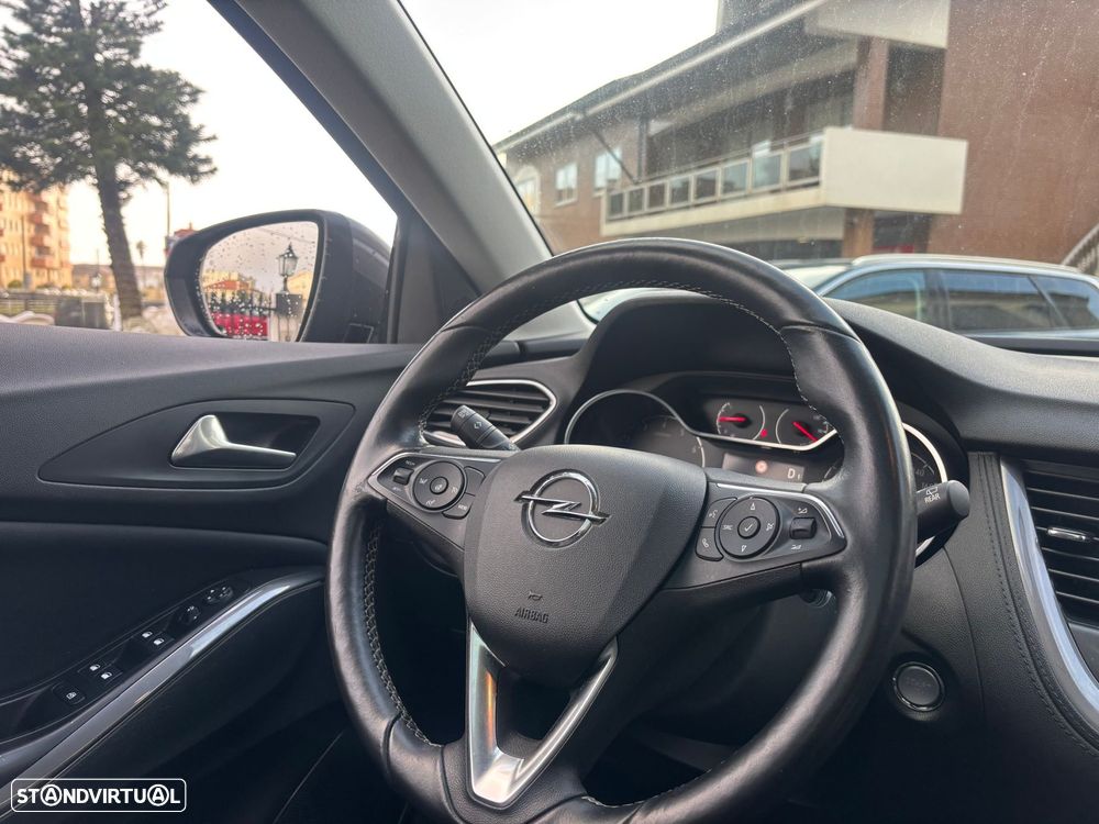 Opel Grandland X 1.2 T Design & Tech AT - 47