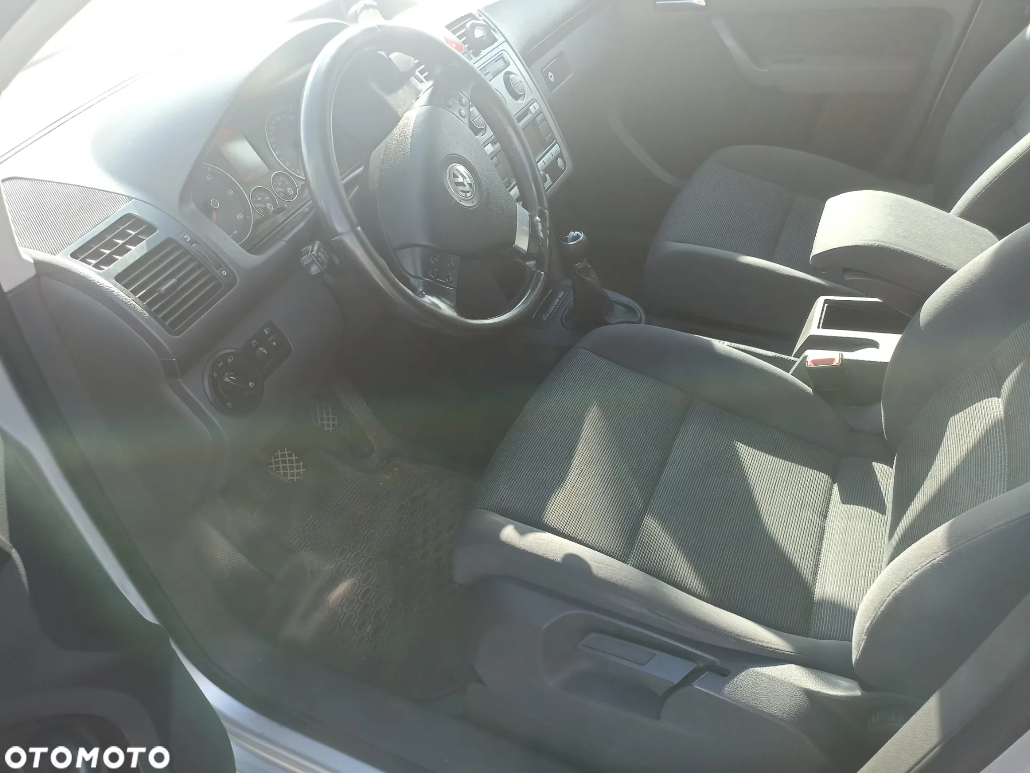 Volkswagen Touran 1.9 TDI Conceptline - 9