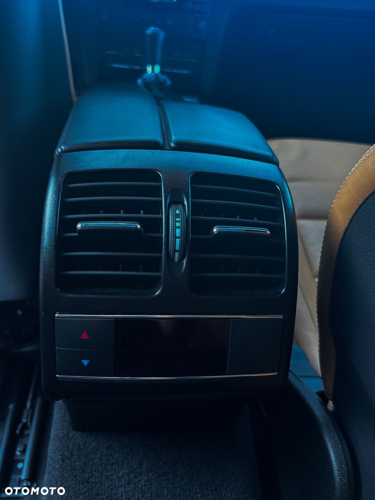 Mercedes-Benz Klasa E 500 BlueEffICIENCY - 34