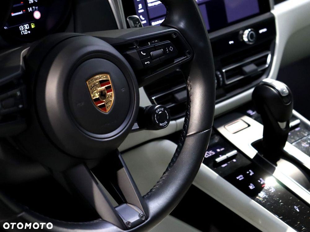 Porsche Macan T - 22