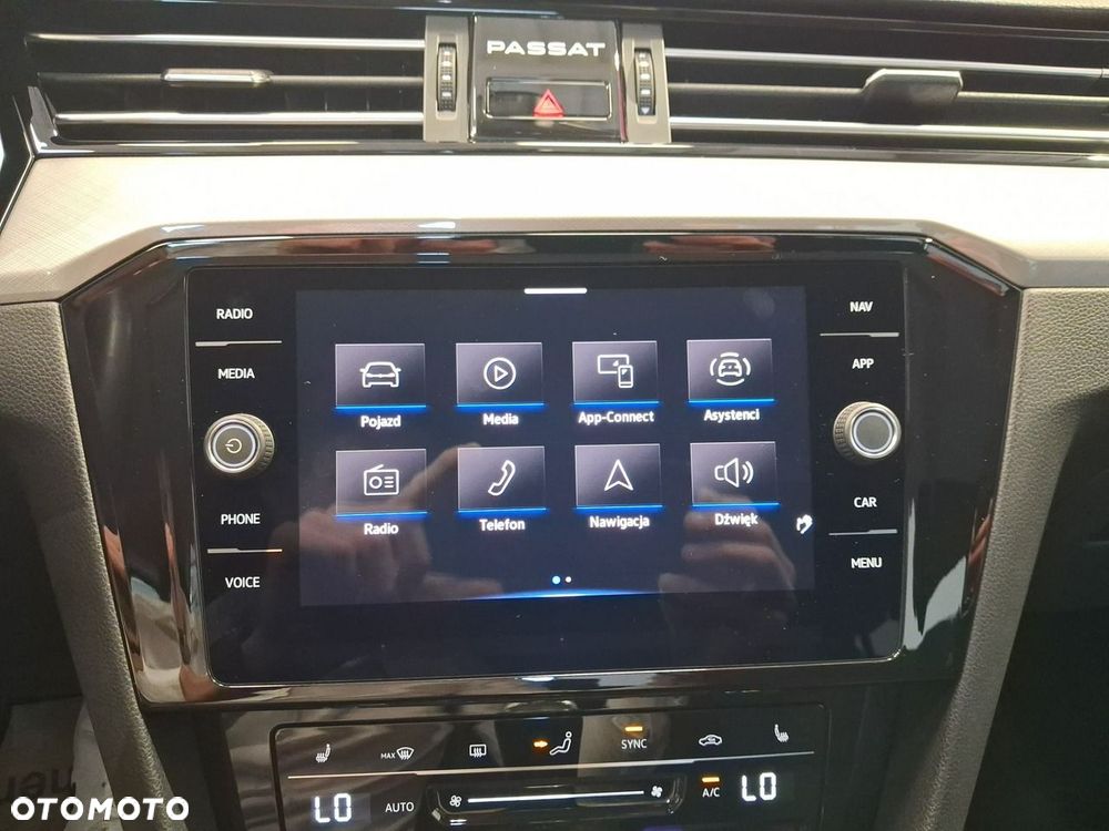 Volkswagen Passat - 24