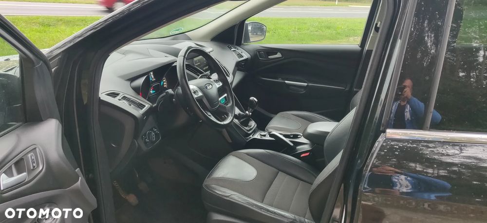 Ford Kuga 1.5 EcoBoost 2x4 Titanium - 9