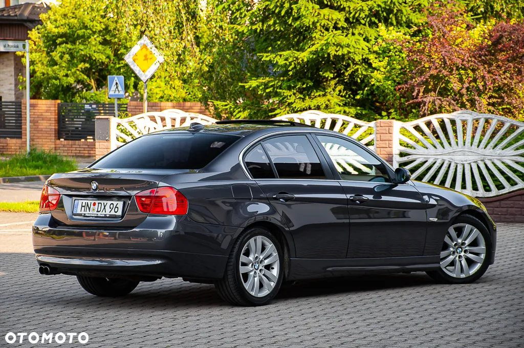 BMW Seria 3 325i - 5