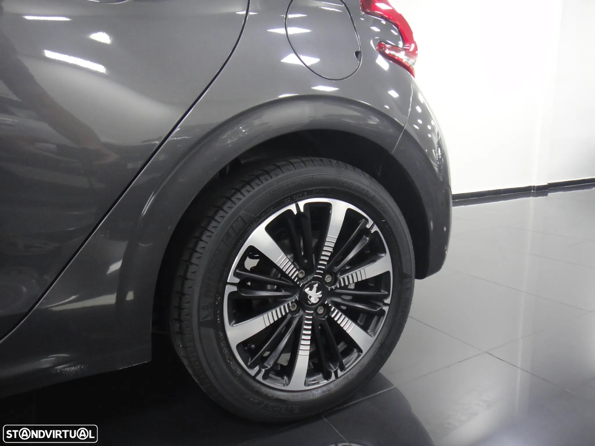 Peugeot 208 PureTech 110 Stop & Start Tech Edition - 11