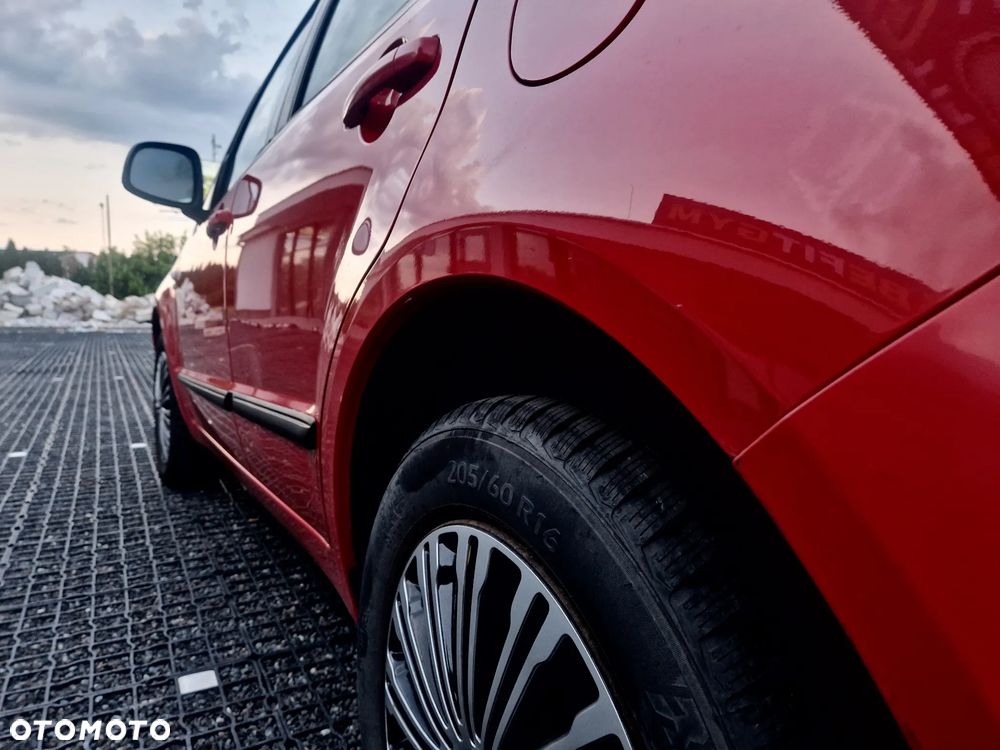 Suzuki SX4 1.6 DDiS Comfort - 13