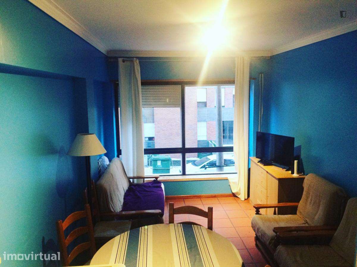 Quarto - localizado em Montes Claros Coimbra - Grande imagem: 2/4