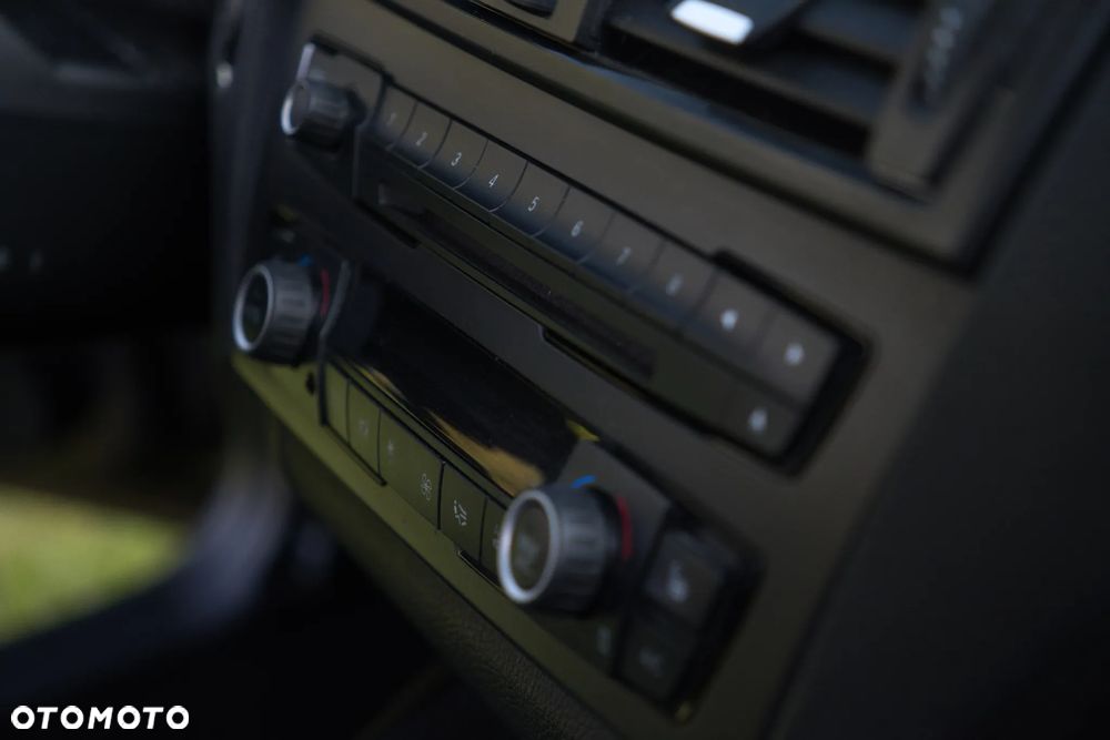 BMW Seria 1 116d EfficientDynamics Edition - 12