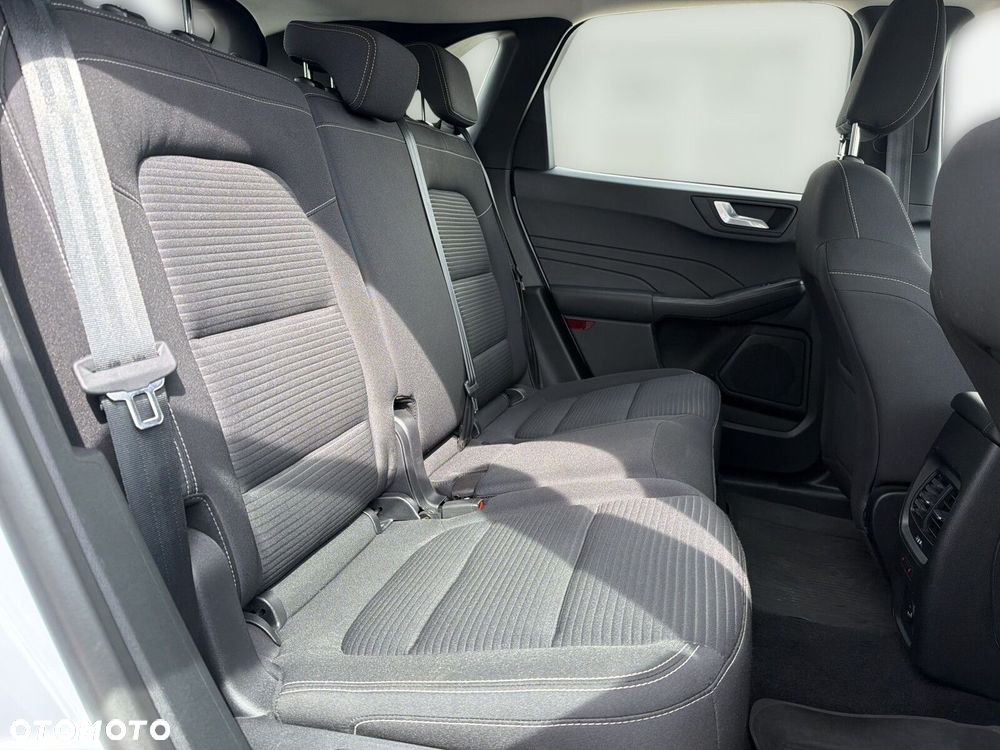 Ford Kuga - 17