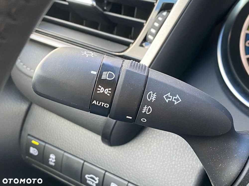 Toyota Camry 2.5 Hybrid Executive CVT - 27