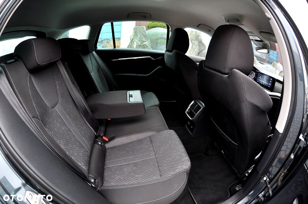 Skoda Octavia 2.0 TDI Style DSG - 17