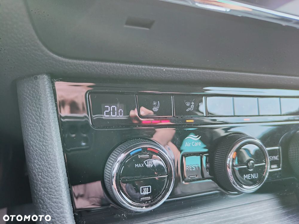 Skoda Superb 2.0 TDI DSG Premium Edition - 25