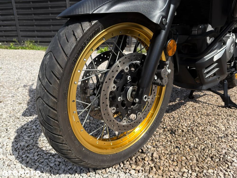 Suzuki V-STROM - 7