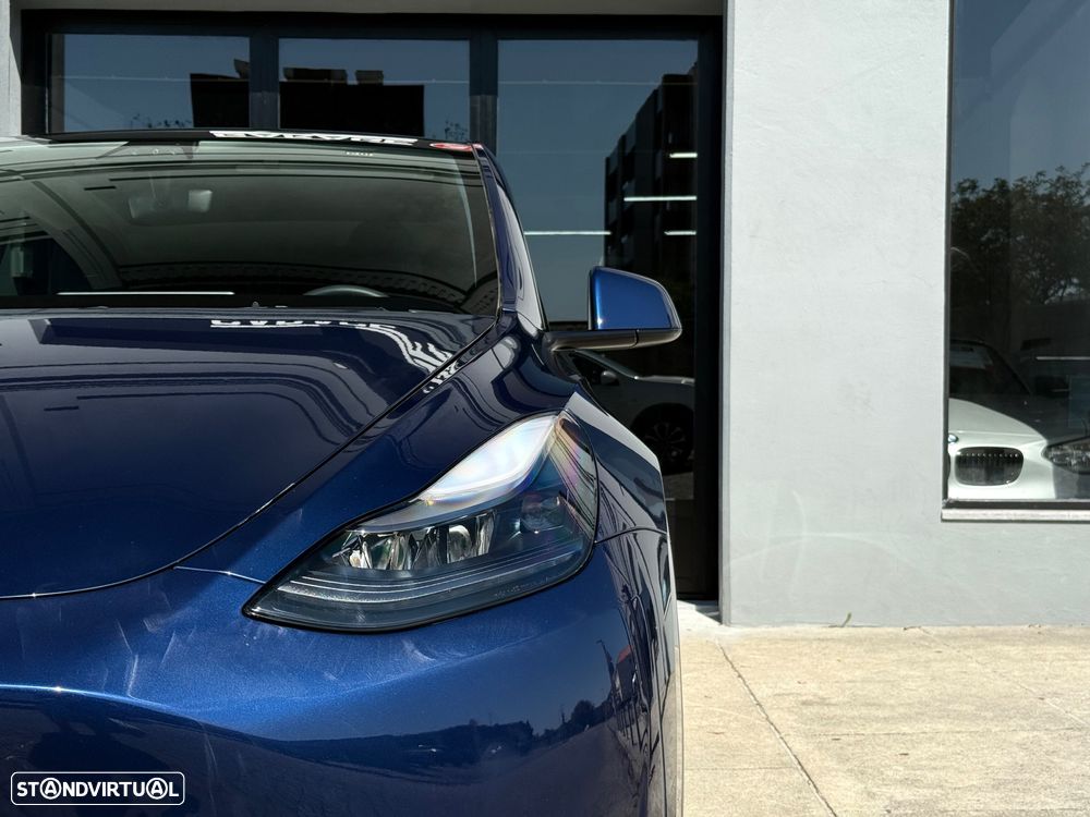 Tesla Model Y Long Range Dual Motor AWD - 12