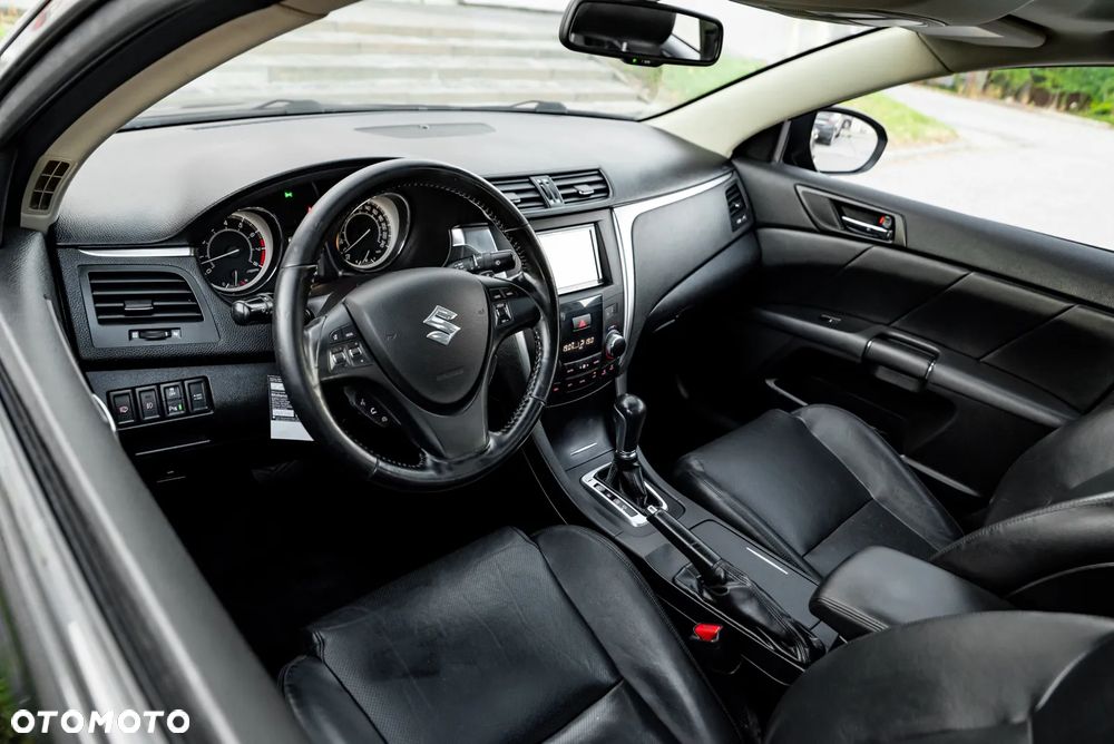 Suzuki Kizashi 2.4 4x4 CVT Sport - 19