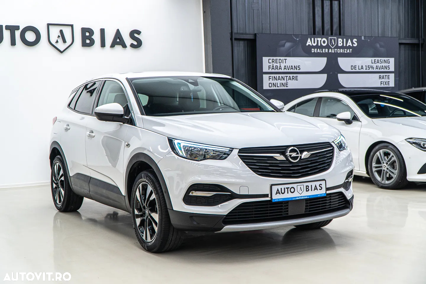 Opel Grandland X 1.2 Turbo START/STOP Innovation Aut. - 4