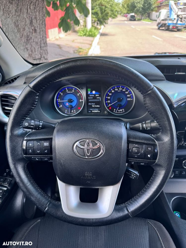 Toyota Hilux 4x4 Double Cab A/T Invincible - 7