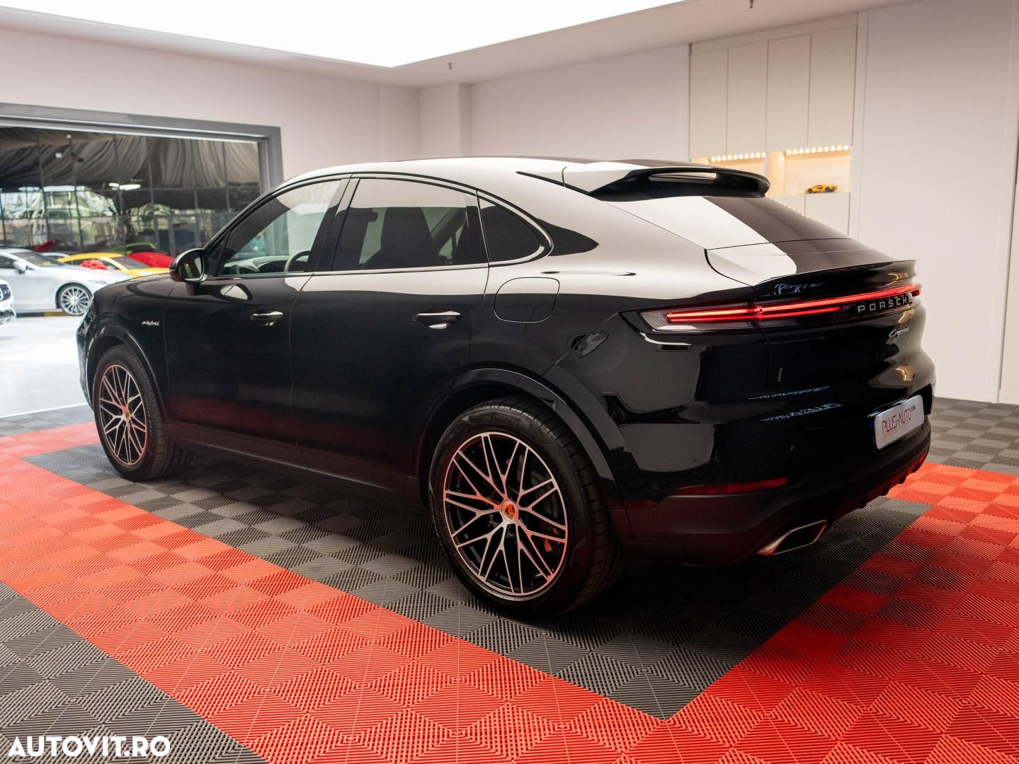Porsche Cayenne - 5