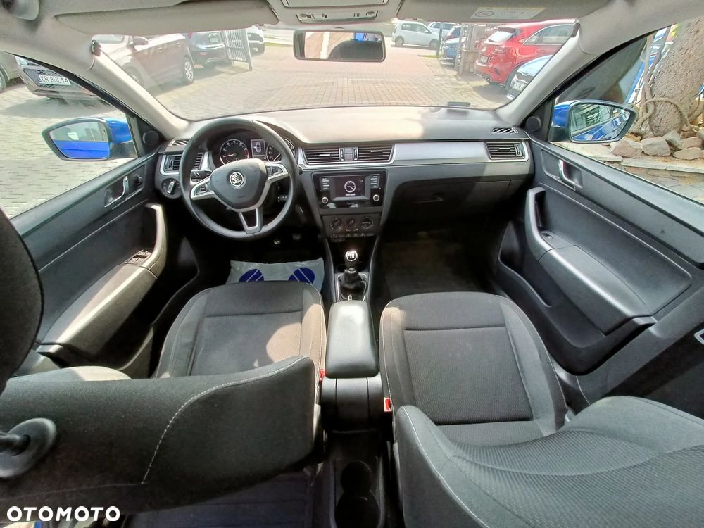 Skoda RAPID 1.2 TSI Active - 10