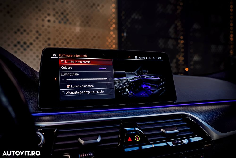 BMW Seria 5 530e xDrive Aut. - 28