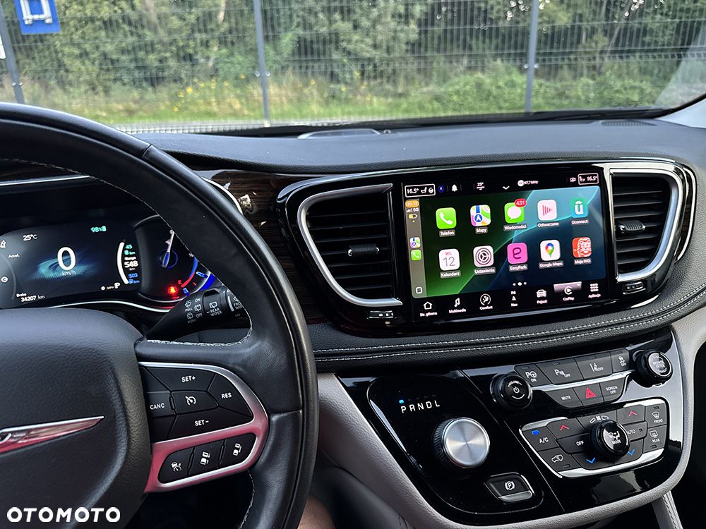 Chrysler Pacifica - 33