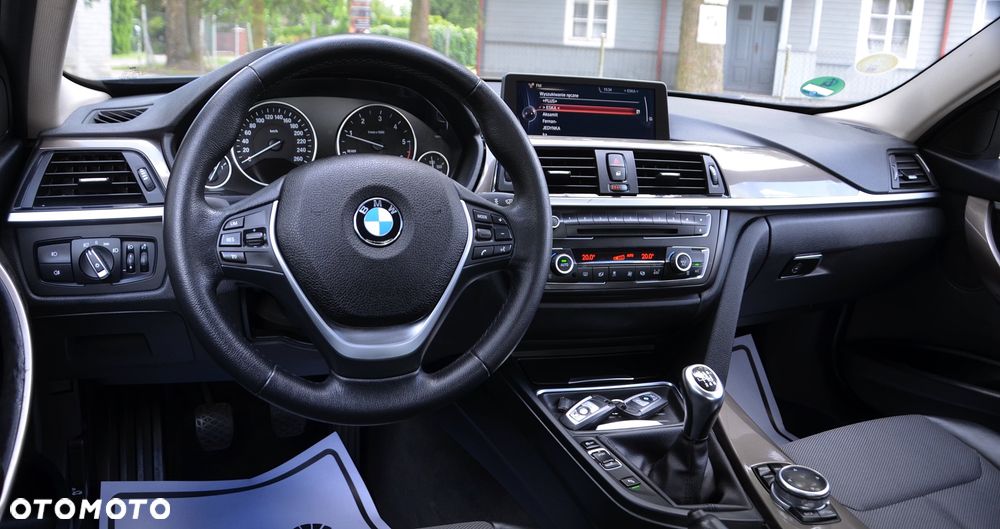 BMW Seria 3 318d Blue Performance Modern Line - 12