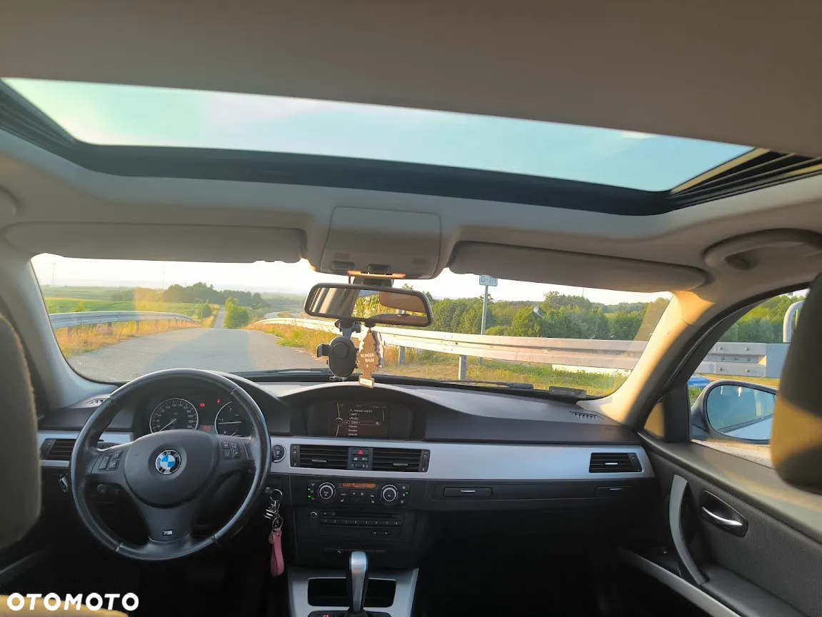 BMW Seria 3 320d xDrive DPF Touring Edition Fleet Sport - 23