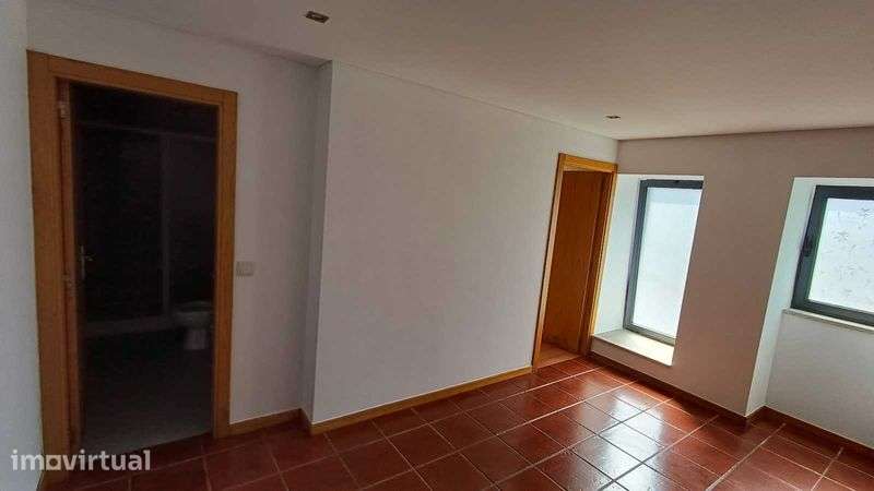 Arrenda-se apartamento T1 em São Roque - Grande imagem: 2/12