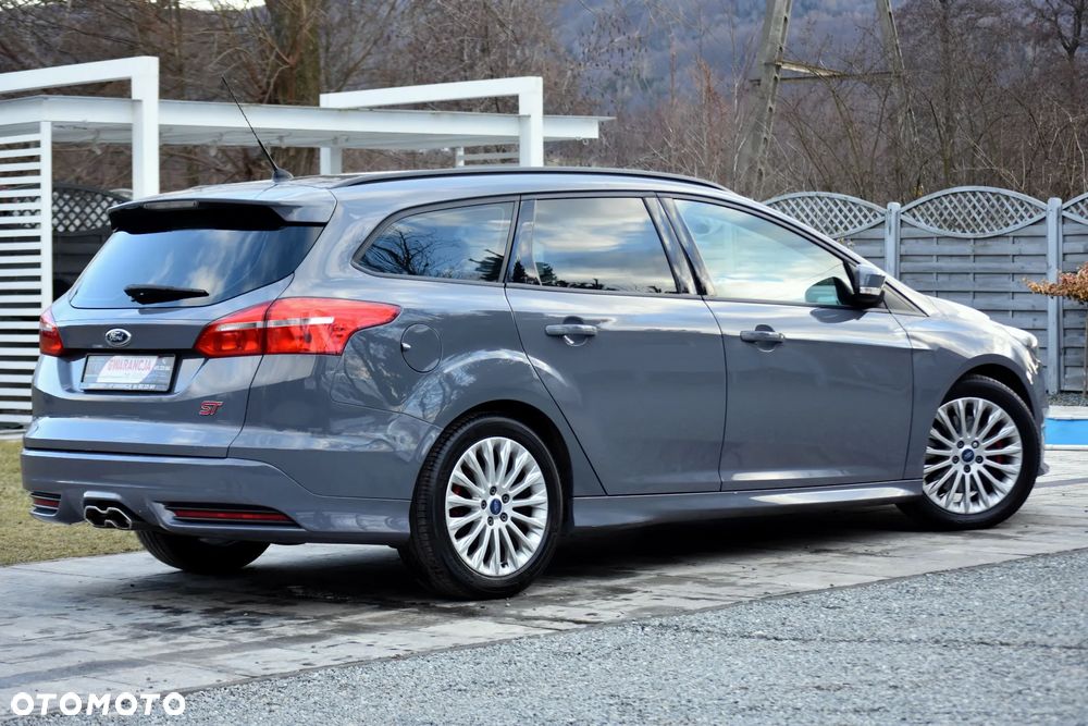 Ford Focus 2.0 TDCi ST - 19