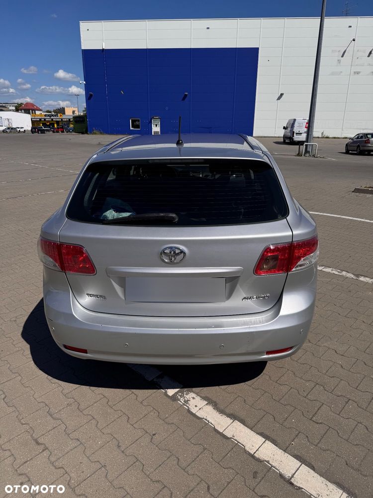 Toyota Avensis 1.8 Sol - 6