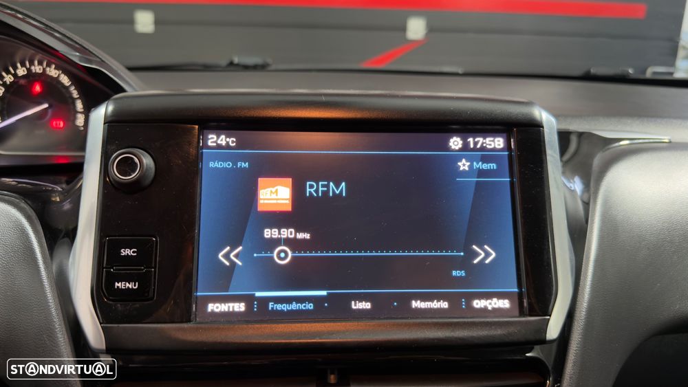 Peugeot 208 1.2 PureTech Signature - 23