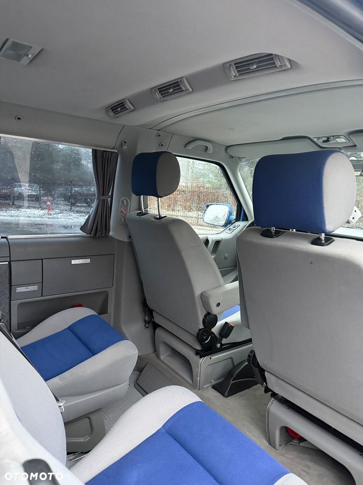 Volkswagen Multivan - 8