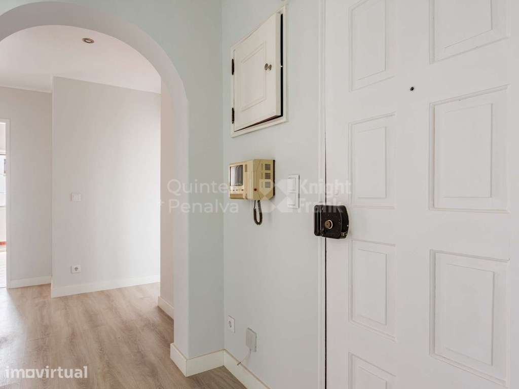 Apartamento T3 com garagem para arrendamento na Parede - Grande imagem: 2/25