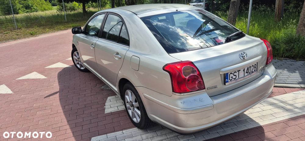 Toyota Avensis 2.0 D-4D High - 5