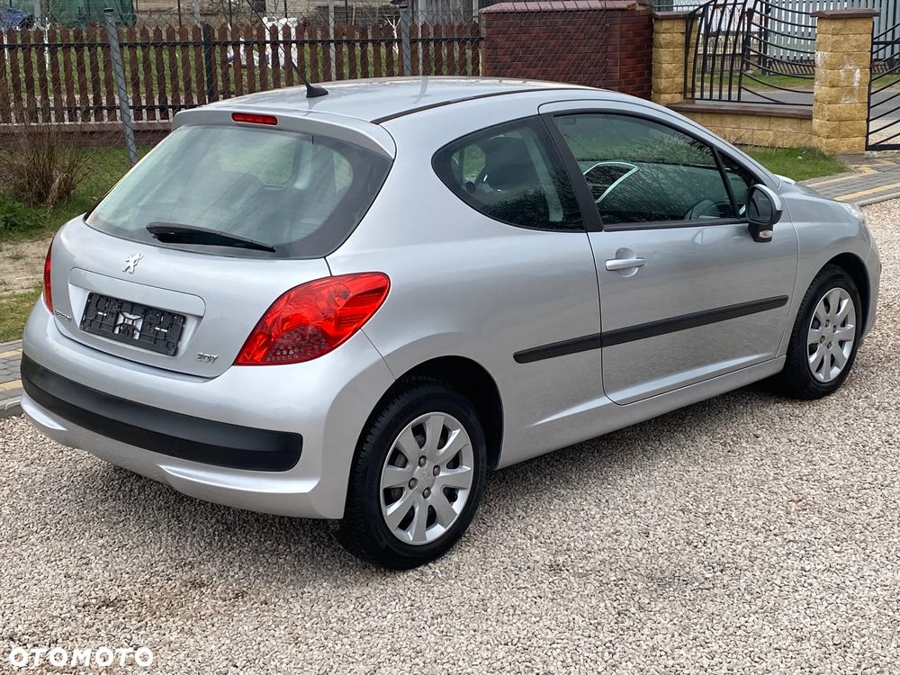 Peugeot 207 75 Urban Move - 21