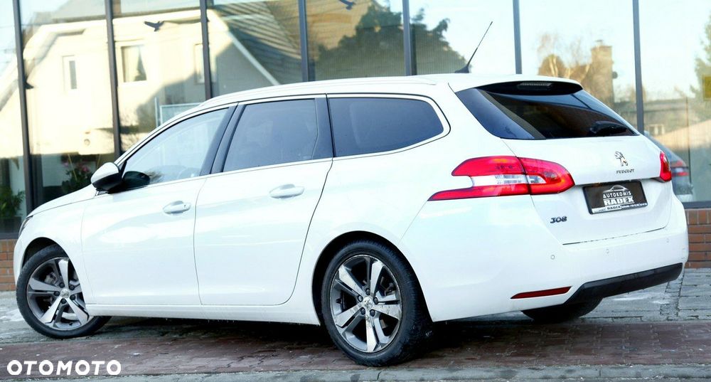 Peugeot 308 - 8