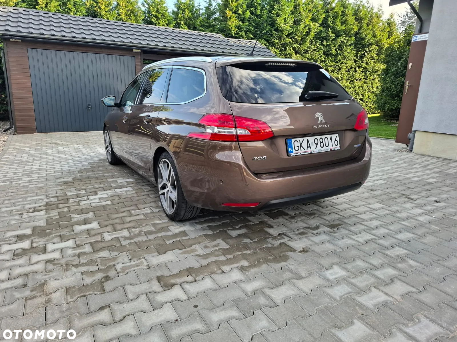 Peugeot 308 - 8