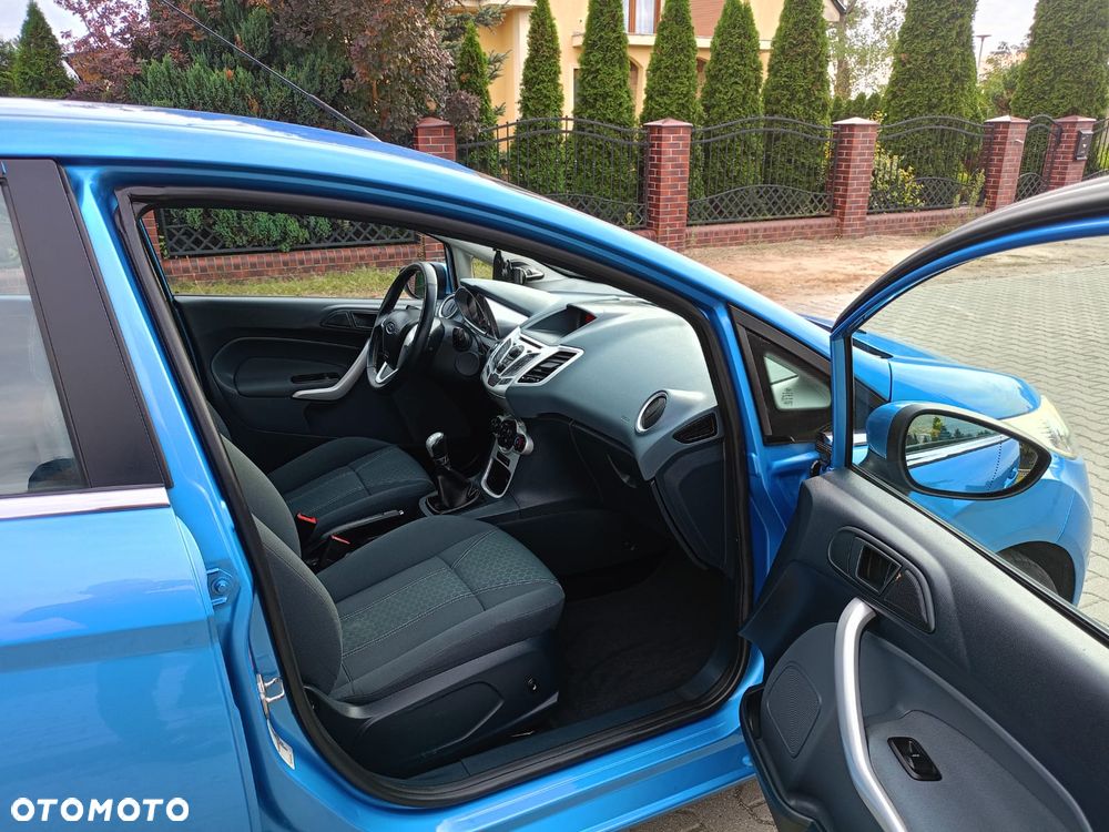 Ford Fiesta - 12