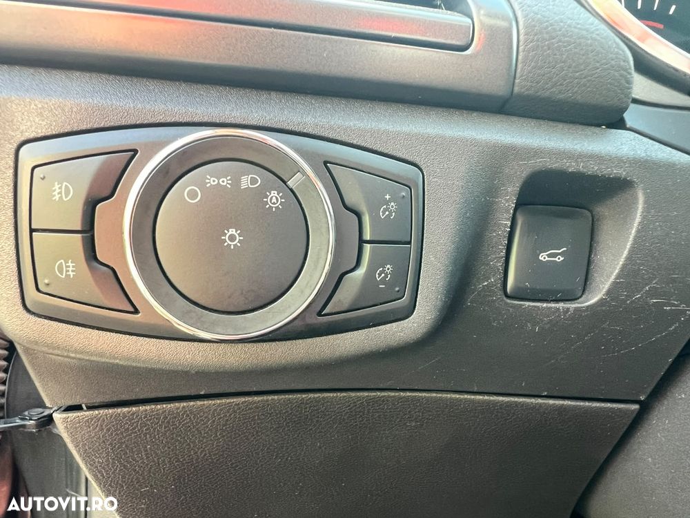 Ford Mondeo 2.0 TDCI Start-Stopp Titanium - 24
